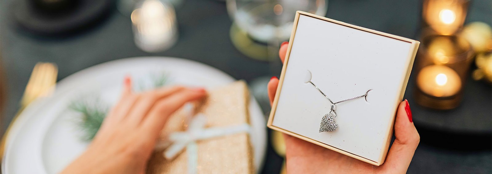 Luxury jewellery gift box present