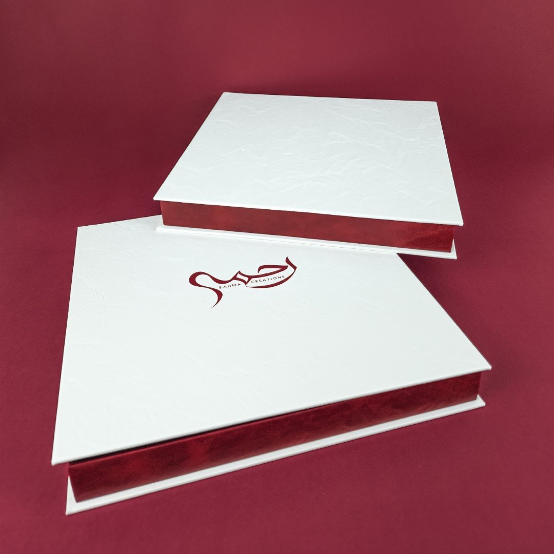 white and red leather box with 10 dividers with filled dates white and red leather box with 10 dividers with filled dates corporate gift box