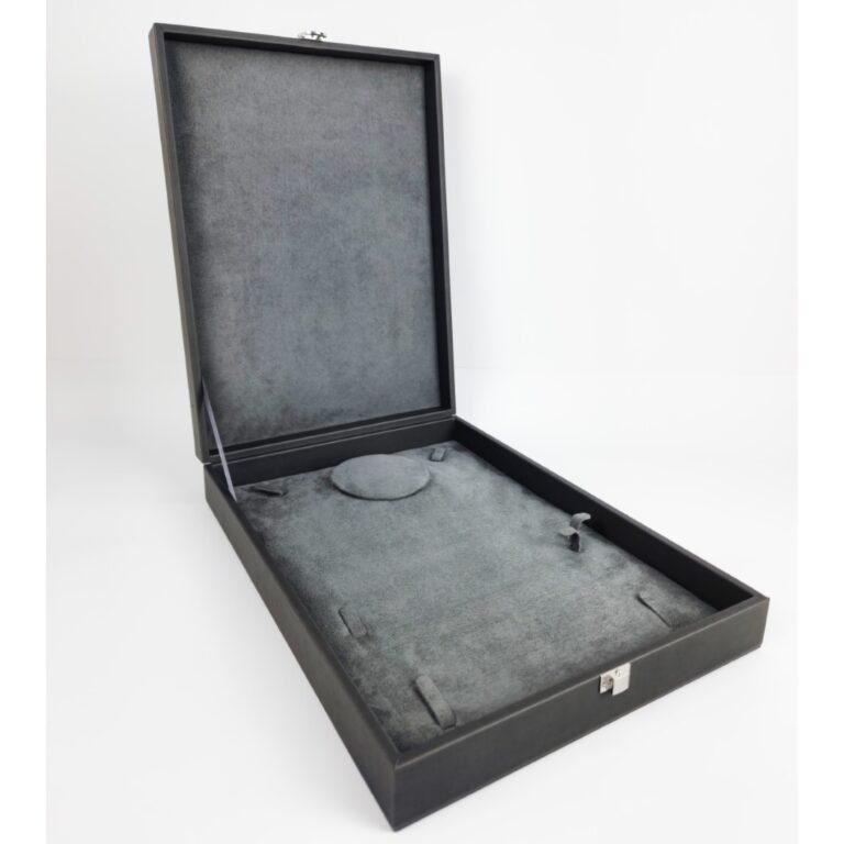 Jewellery Box Manufacturers in the UAE 2 leather Jewellery box