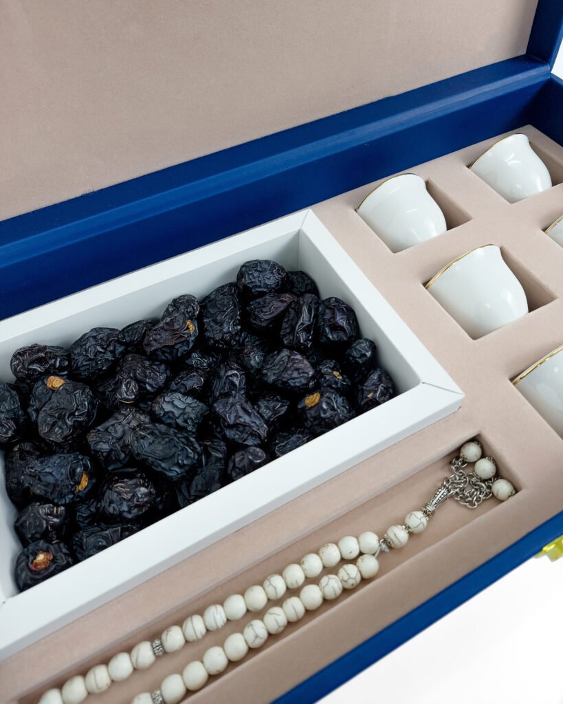 Can I Give Nuts and Dates as Eid Gifts? 1 Luxury Ramadan Gift - Nuts and Dates as Eid Gifts